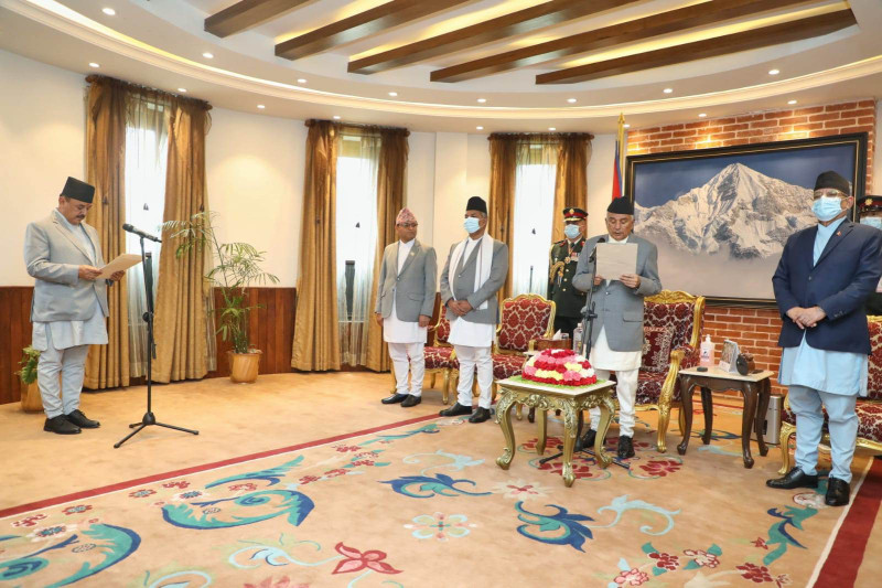 नवनियुक्त मन्त्री आचार्यले लिए पद तथा गोपनीयताको शपथ 